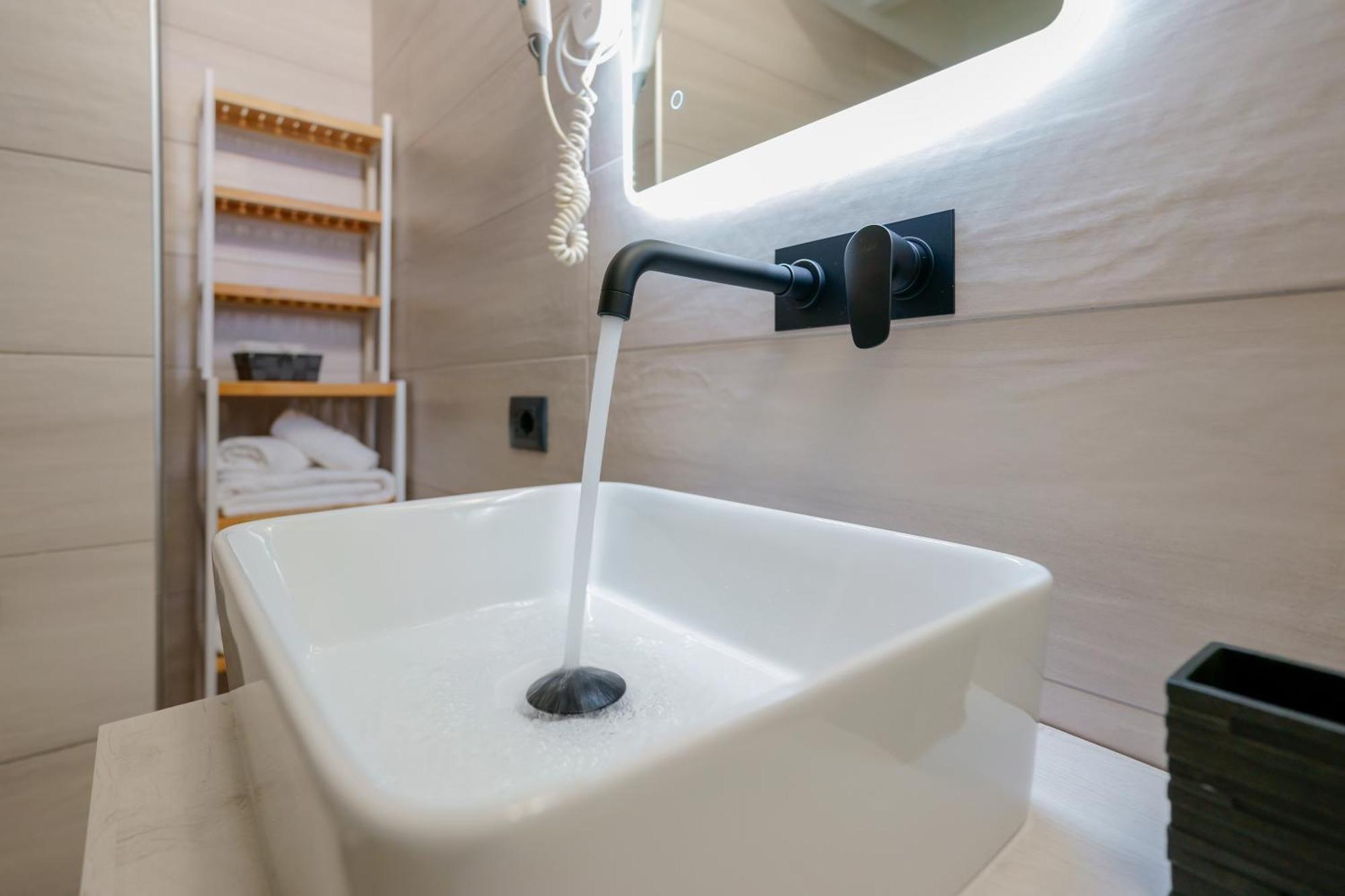 Unplug Bed & Breakfast Quartu Sant'Elena Bagian luar foto